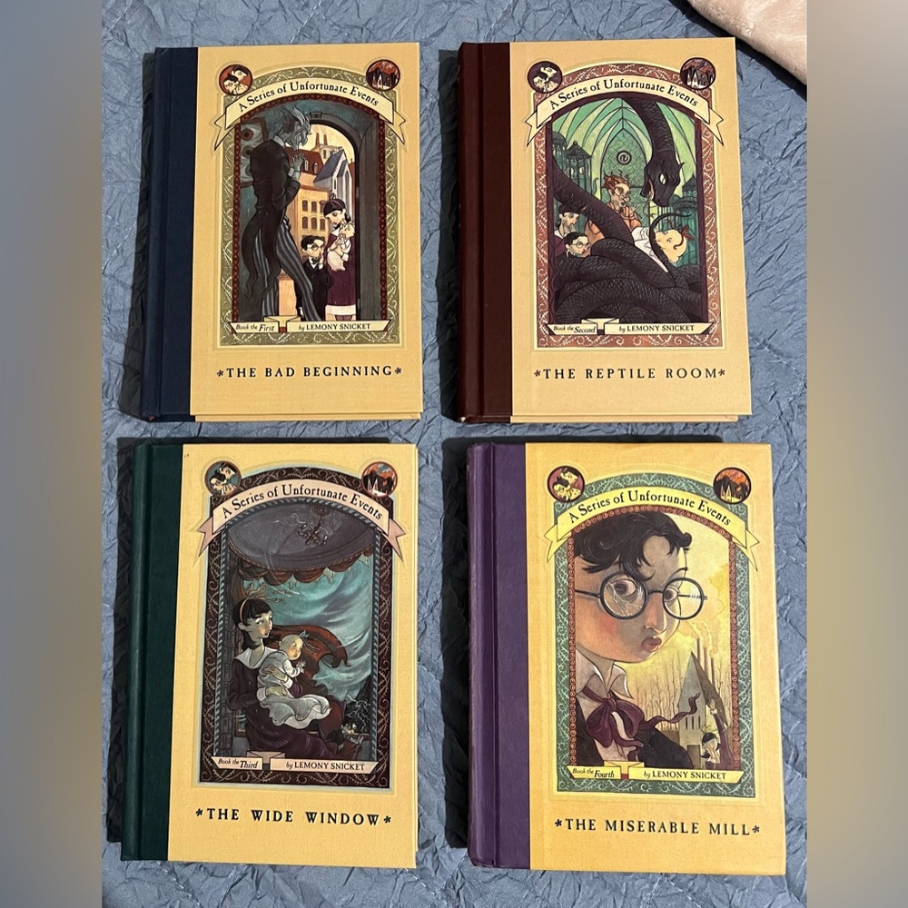 A Series of Unfortunate Events Book Set